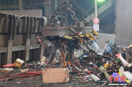 10��29��������ͨ���������N(xi��o)���Ƿ�������Ʒ�F(xi��n)��(ch��ng)����]�] �z