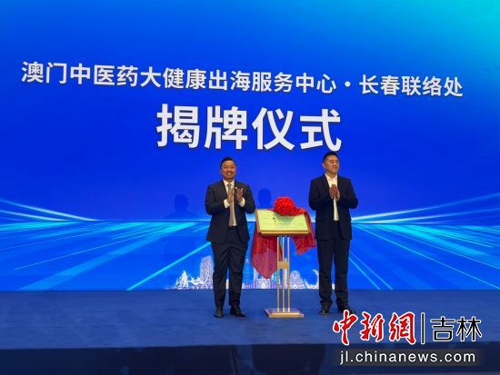 �L�������f/���D