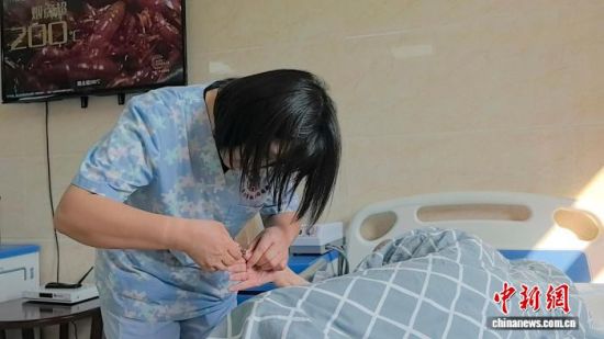 ���������ڽo���˼�ָ����ʯ���� �z