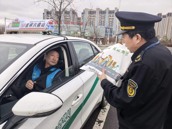 �ػ���ί������/���D